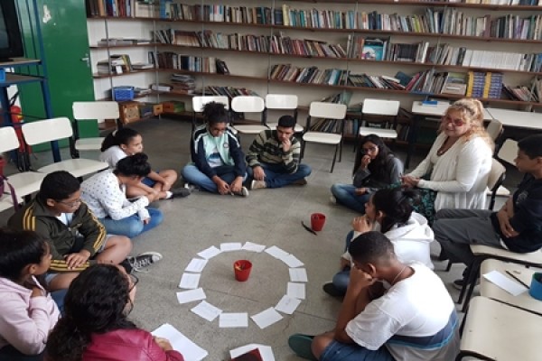 Rede de Educação com Adolescentes