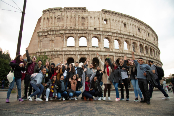 Em Roma, alunos do Brasil trocam experiências em conferência global